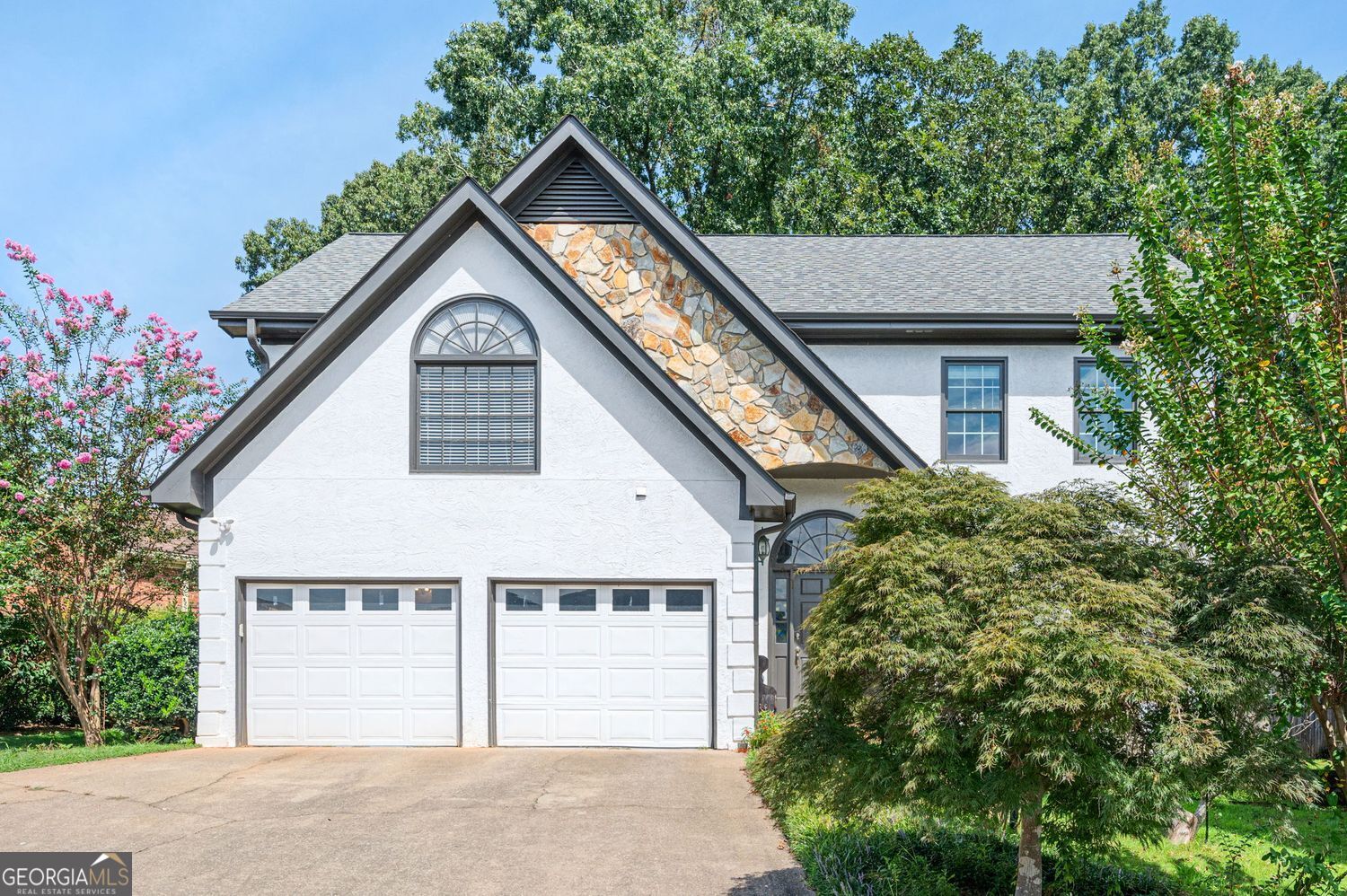 Nestled in the desirable Marietta, GA, discover the residence located at 983 Bridgegate Drive NE; this property presents a unique opportunity. The home, constructed in 1986, awaits your personal touch. With 2500 square feet of living area, the possibilities are endless to craft a space that genuinely reflects your lifestyle. The expansive layout provides ample room to design distinct zones for relaxation and entertainment. This residential property in Marietta is poised to become the backdrop for your most cherished moments.