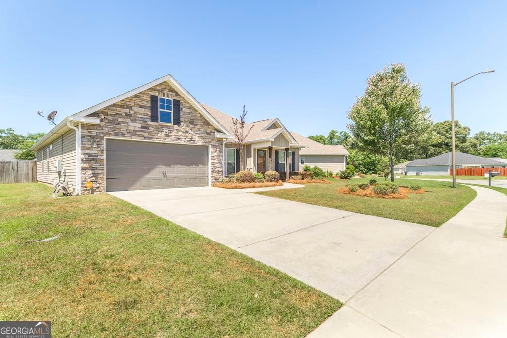 Photo of 104 Savannah LN, Bonaire, GA 31005 (MLS # 10767132)