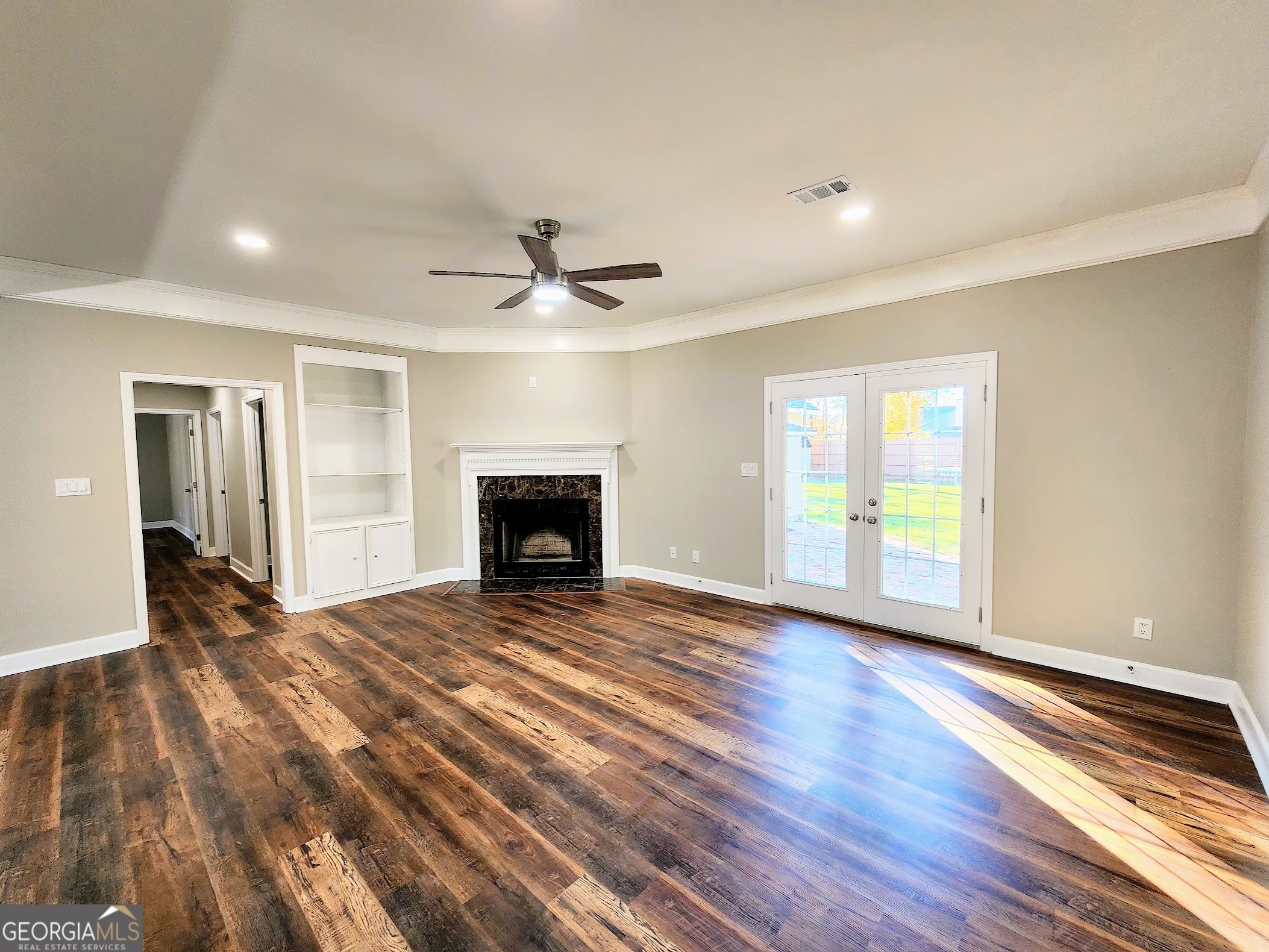 2813 W Doublegate DR