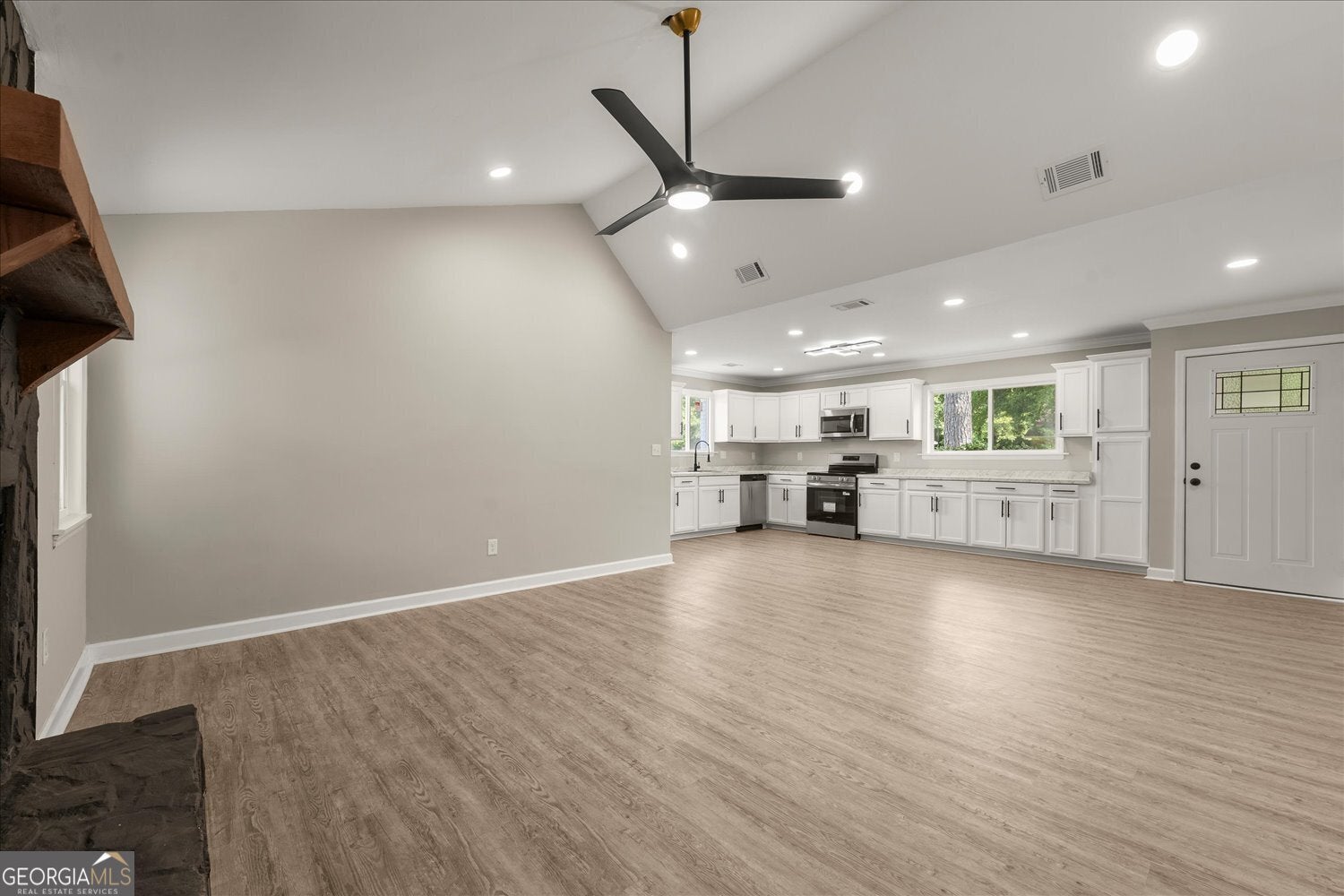 1894 Neptune DR
