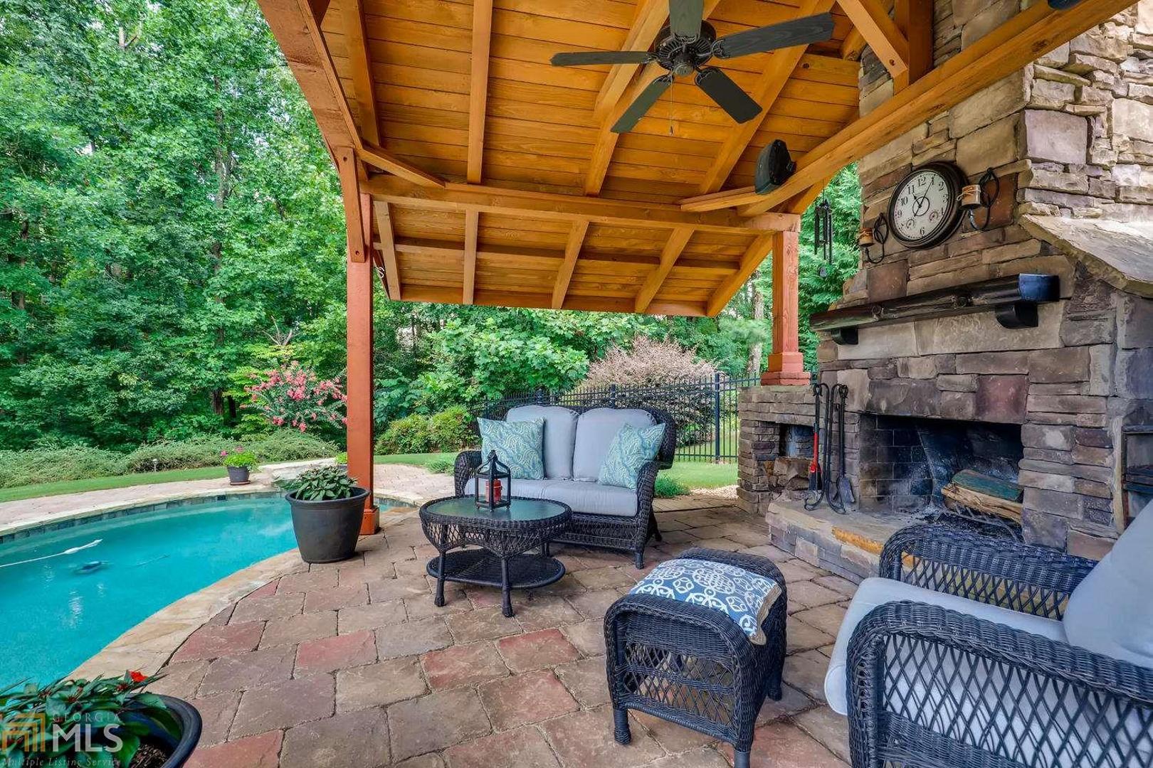 Stone Ridge Manor - Residential