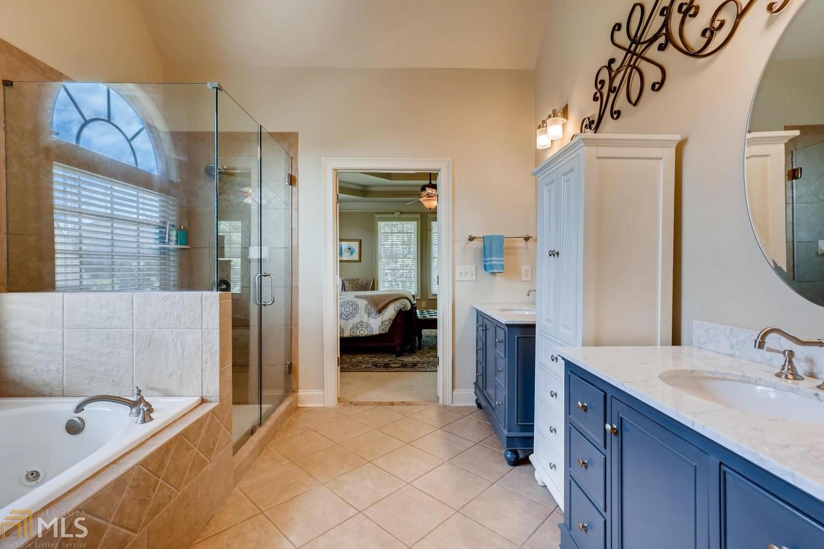 Stone Ridge Manor - Residential