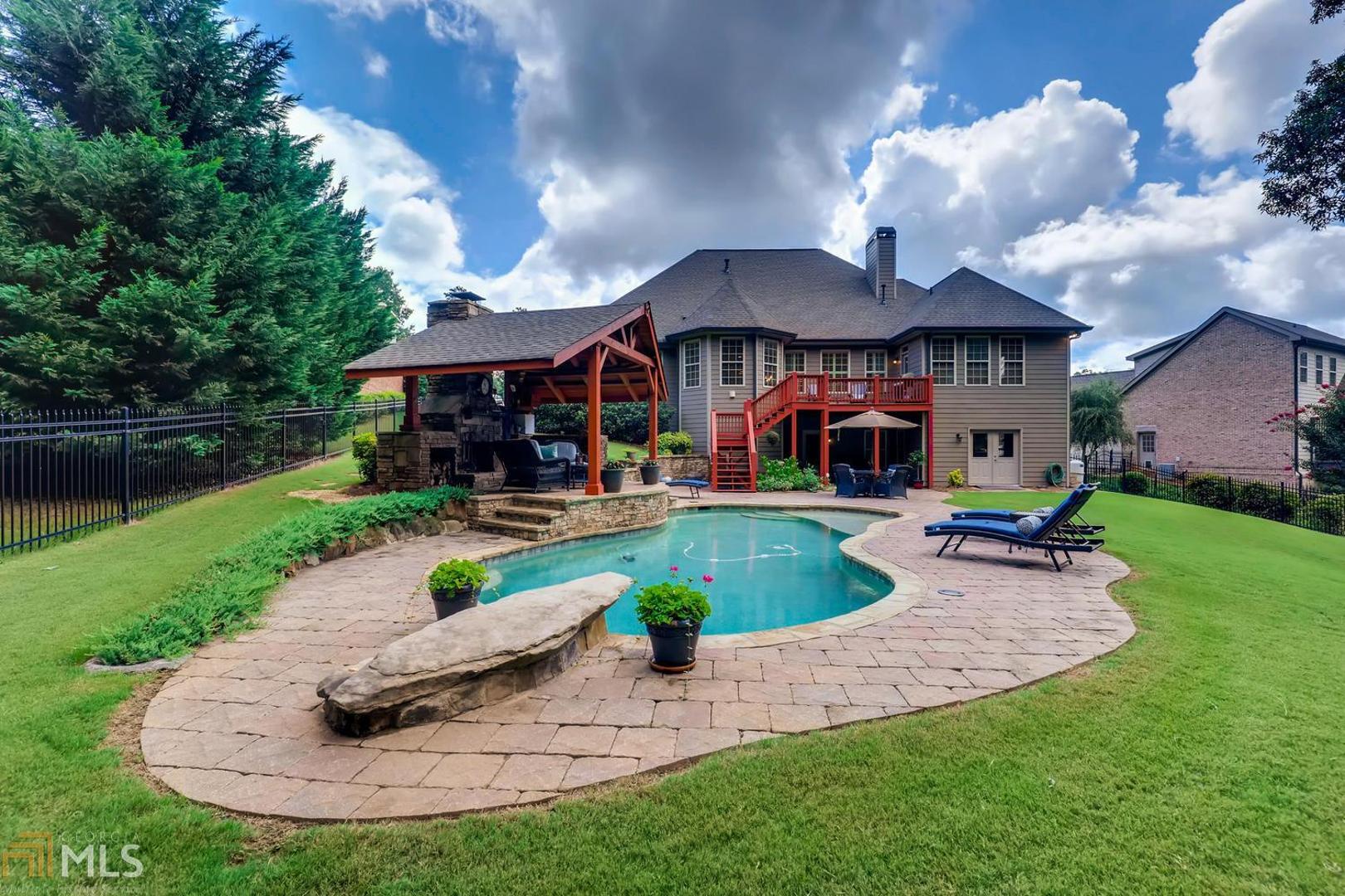 Stone Ridge Manor - Residential
