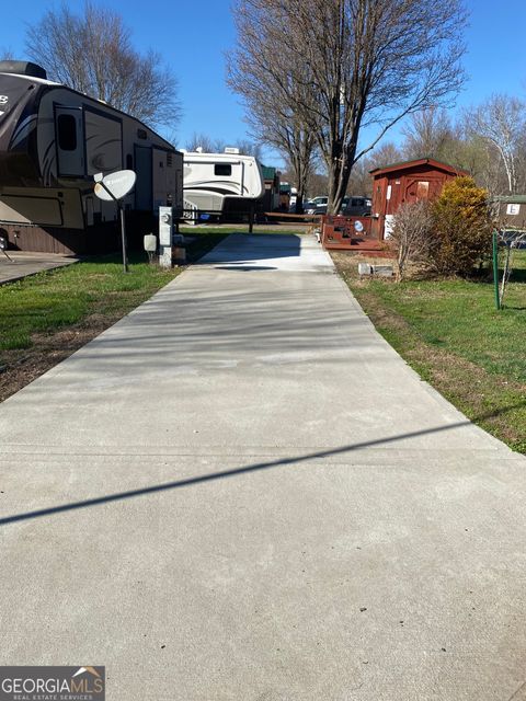 496 Vista CIR Blairsville GA 30512