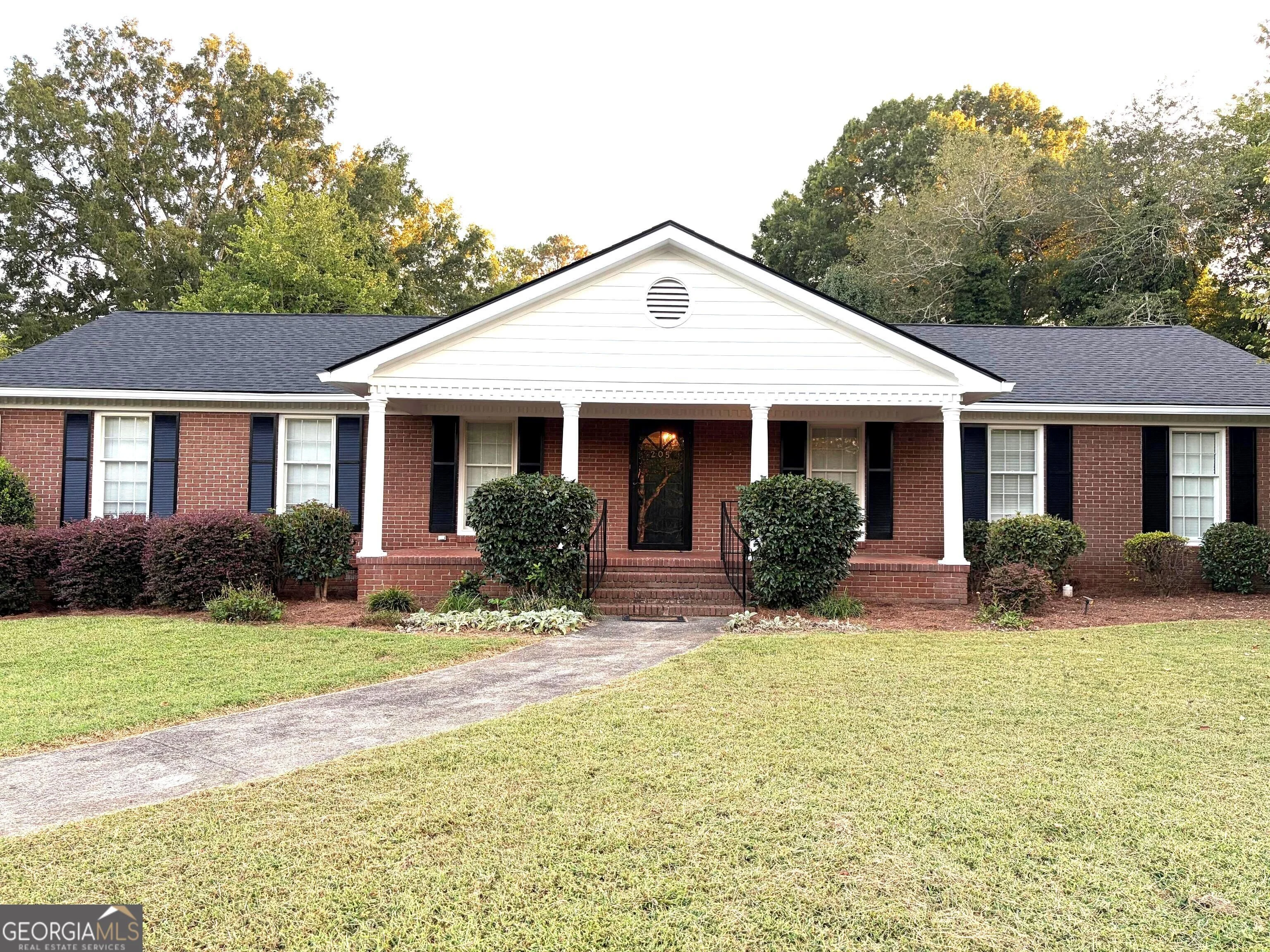 205 Maplewood Drive SE