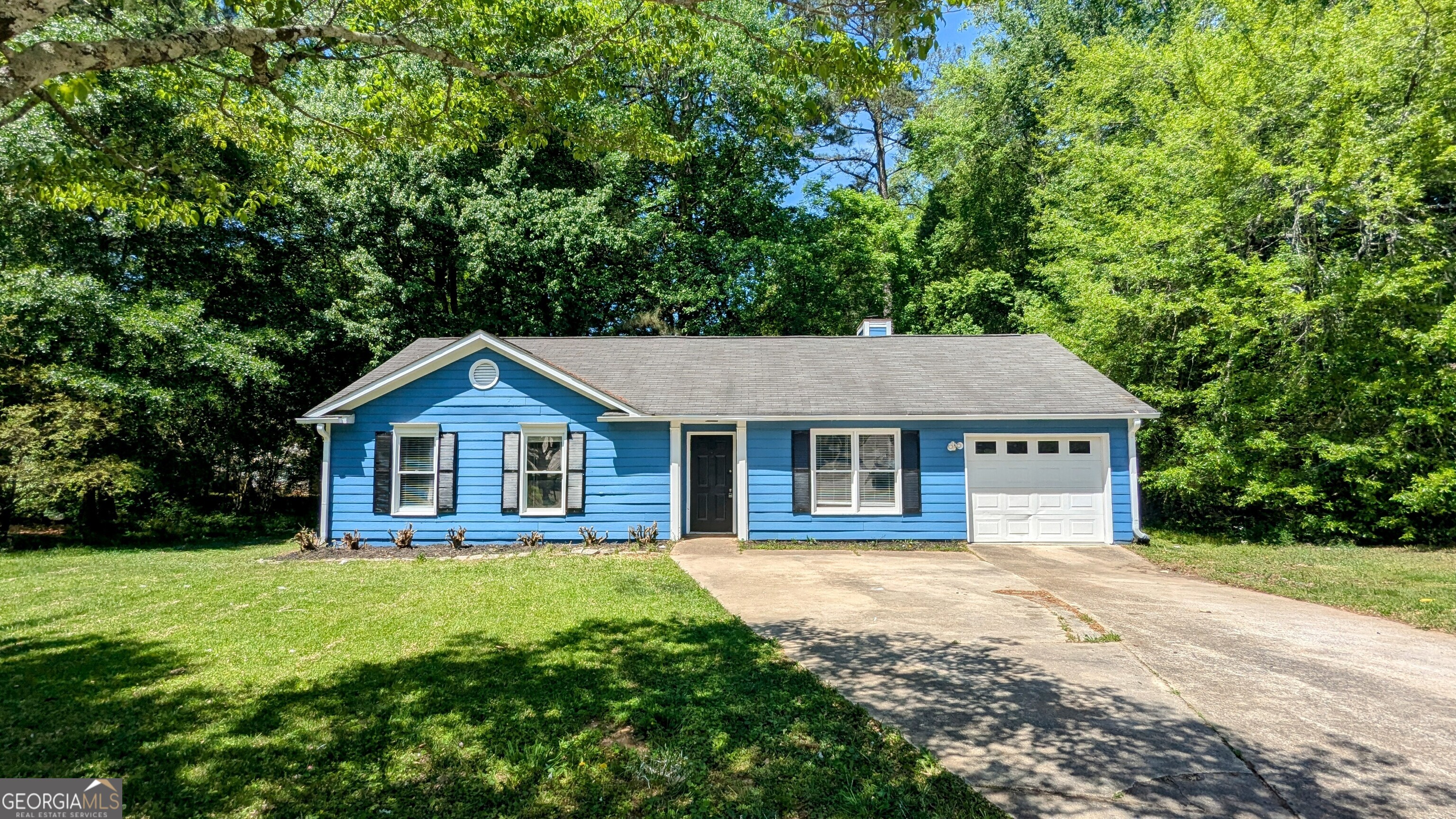 Very clean 3 bedroom 2 bath ranch home. Ample natural light throughout. Beautiful kitchen. Large bonus room/family room off kitchen with tray ceilings. Great private backyard with patio. Agents: Please read private remarks/look at the offer guidelines in docs before calling, it should answer all questions you have.