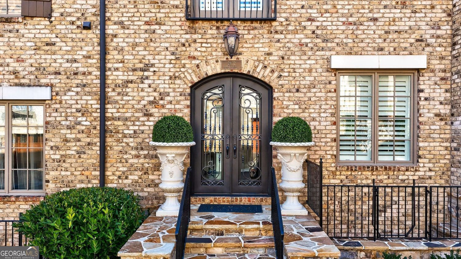 2832 Paces Lookout LN SE