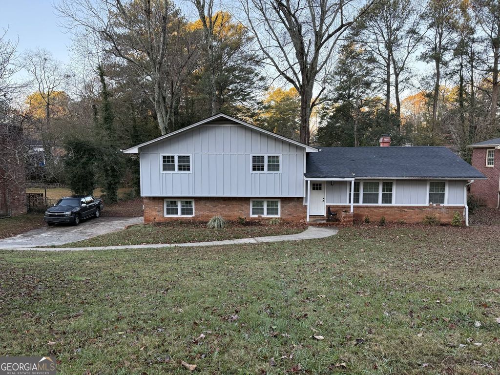 Photo of 4373 Sun Valley Boulevard, Atlanta, GA 30344 (MLS # 10667655)
