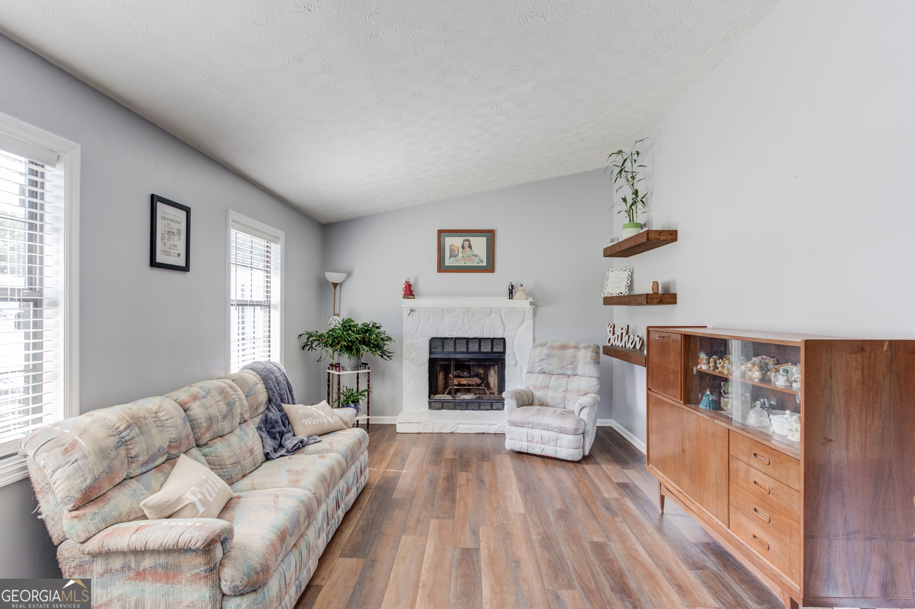 2141 Tropicana DR