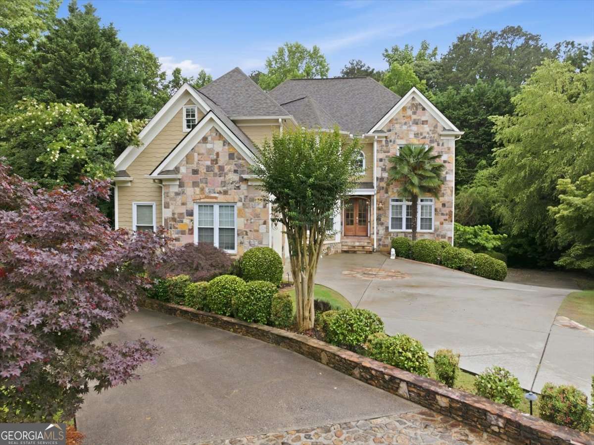 125 Stone Pond LN