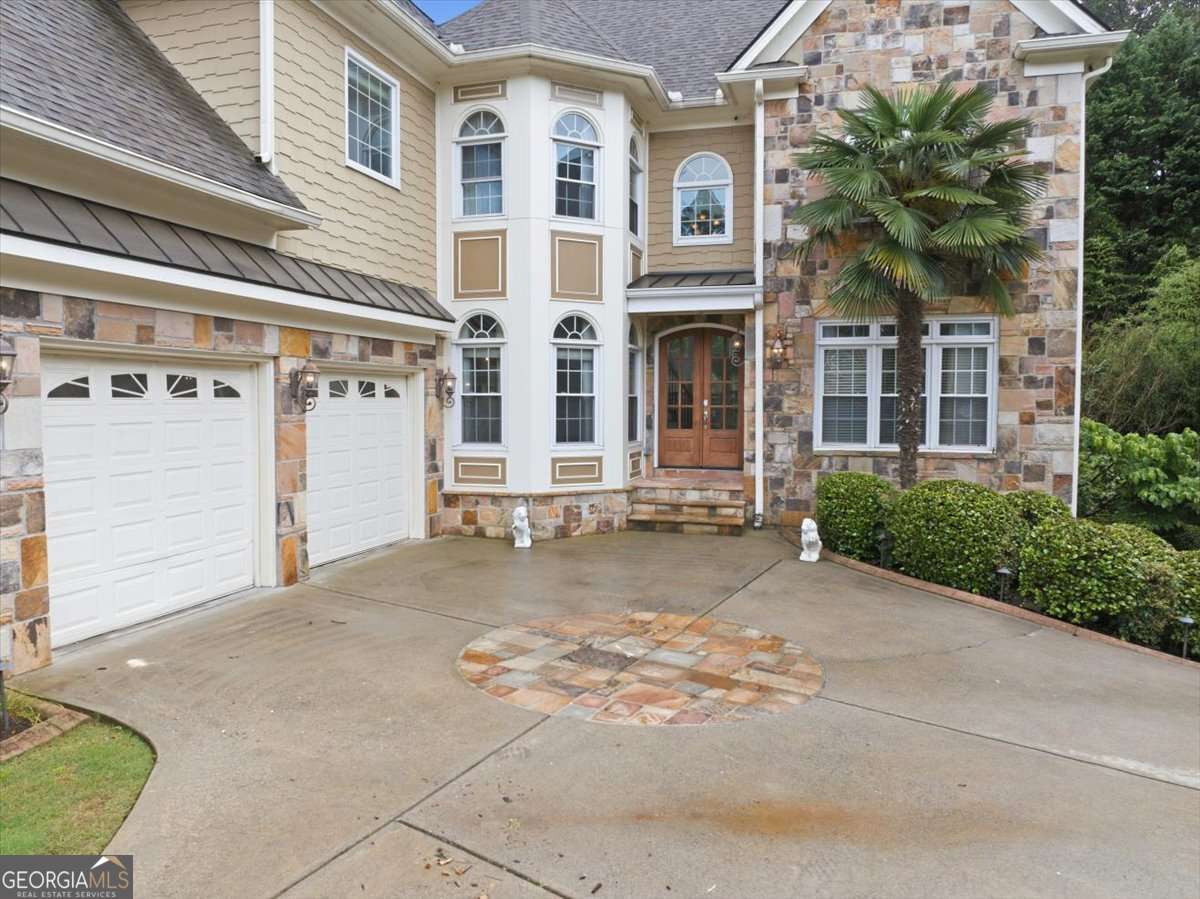 125 Stone Pond LN