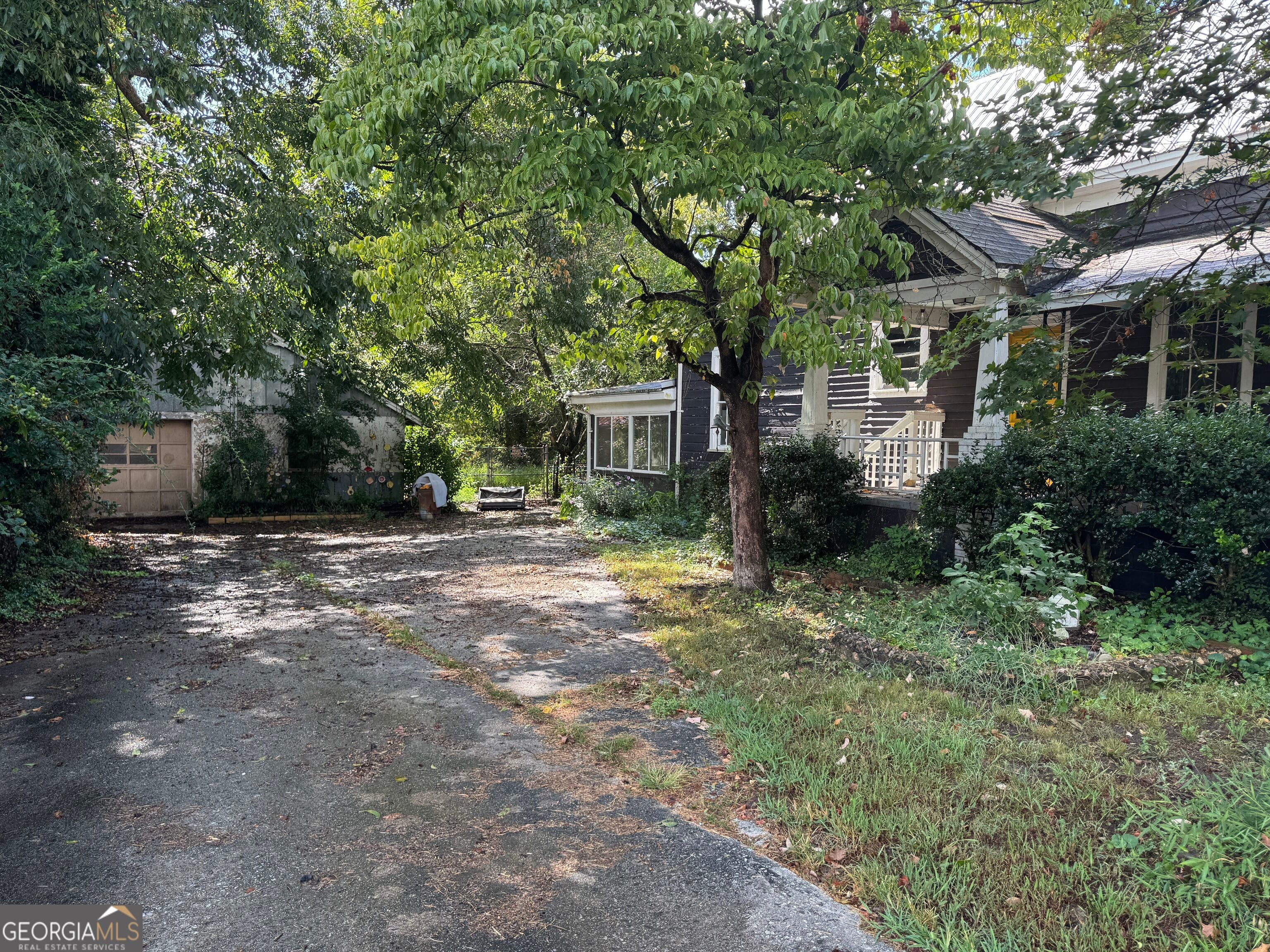 39 W Main ST