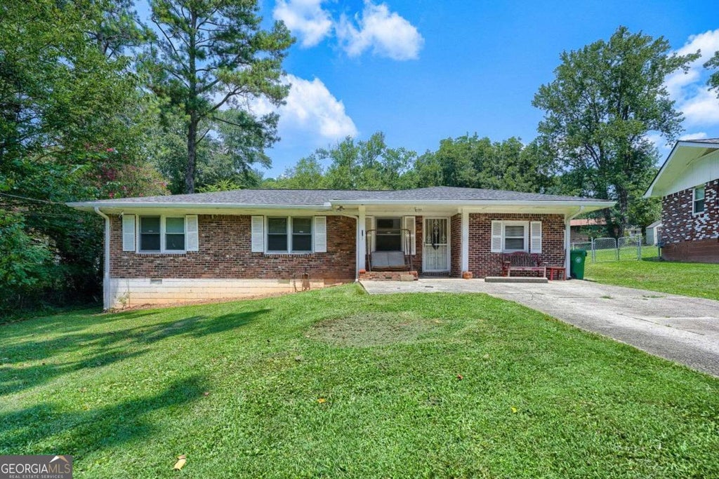 Photo of 1781 Woodsloe Drive, Decatur, GA 30035 (MLS # 10814839)