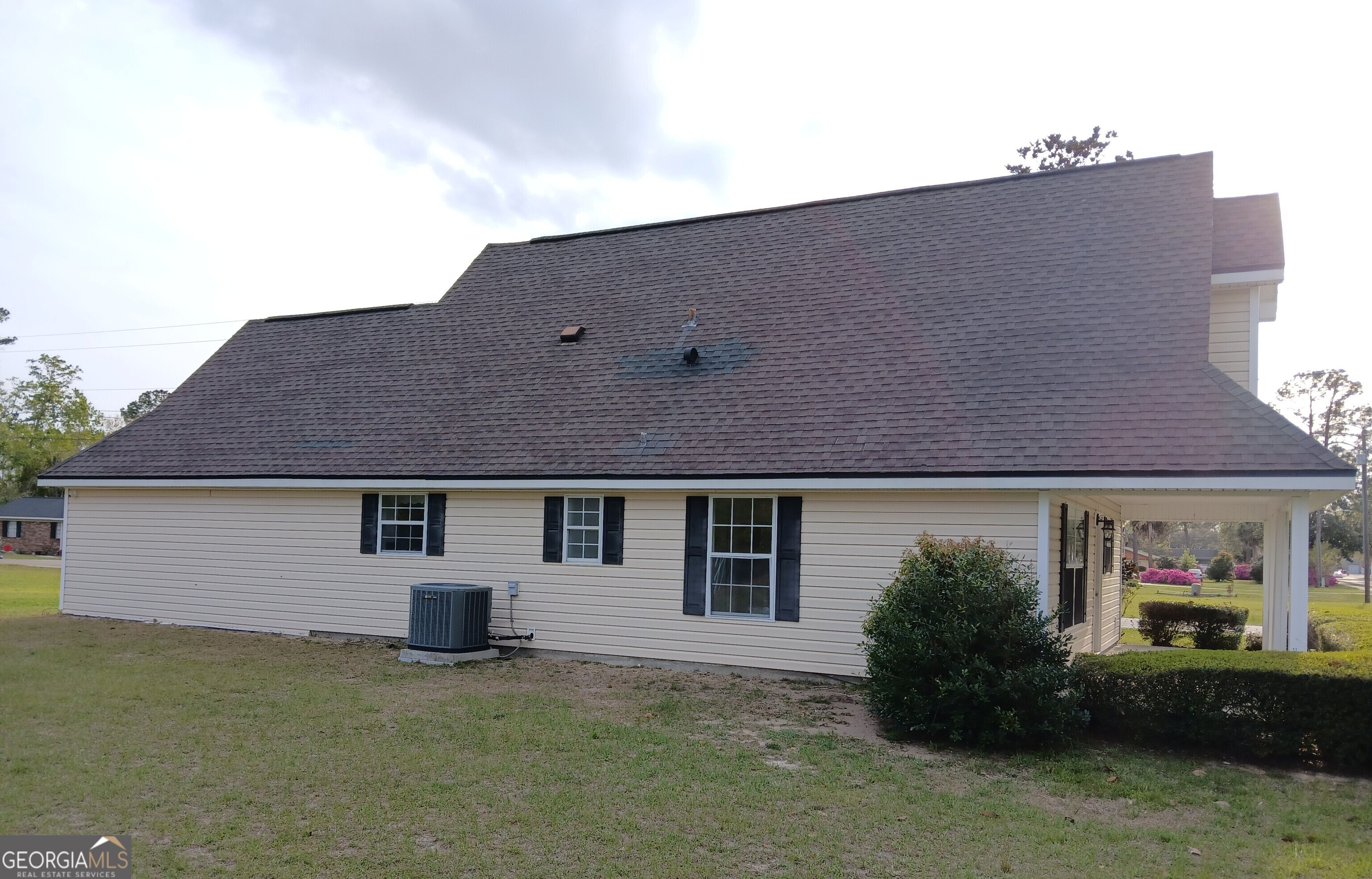 252 Bay ST