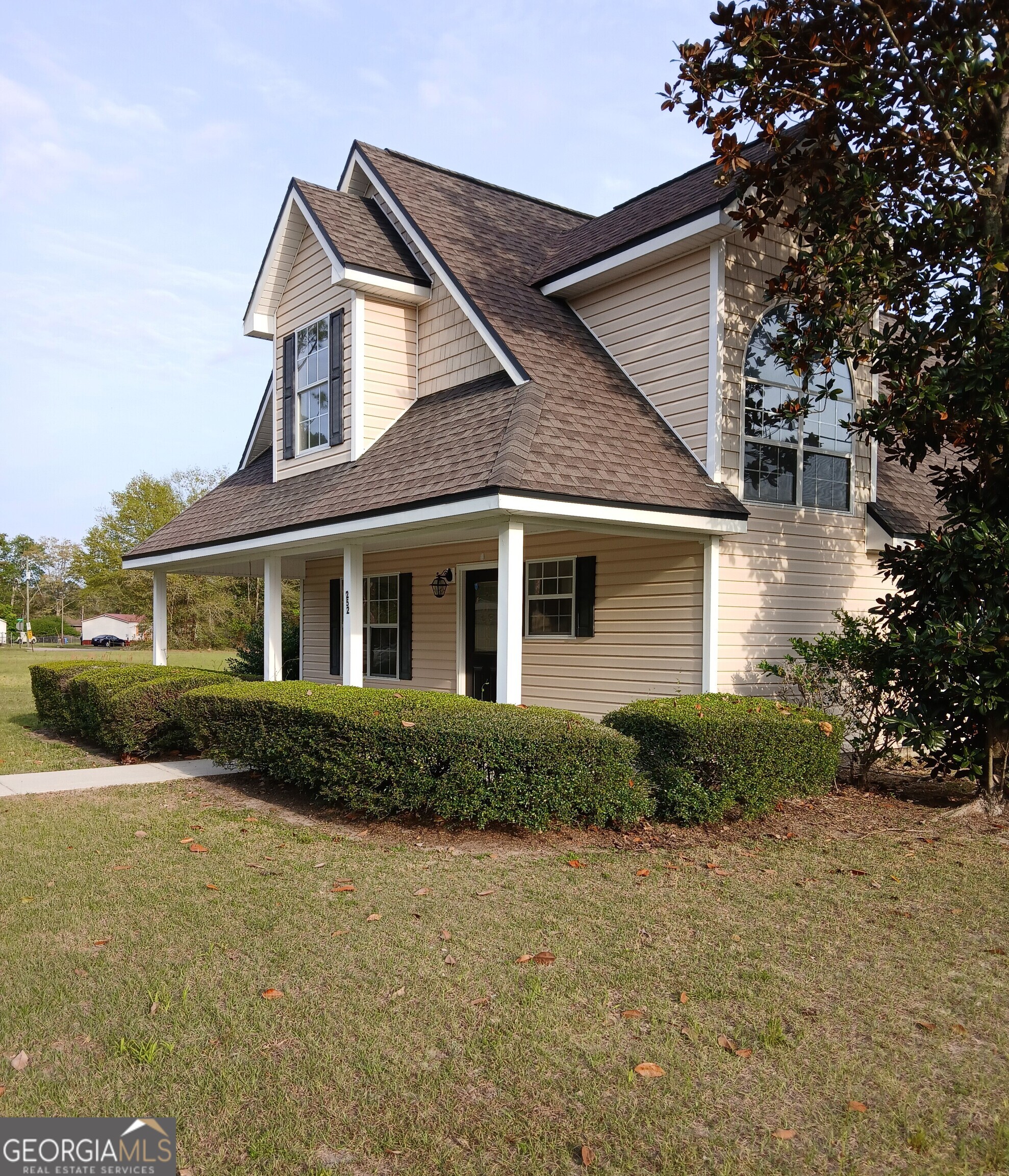 252 Bay ST
