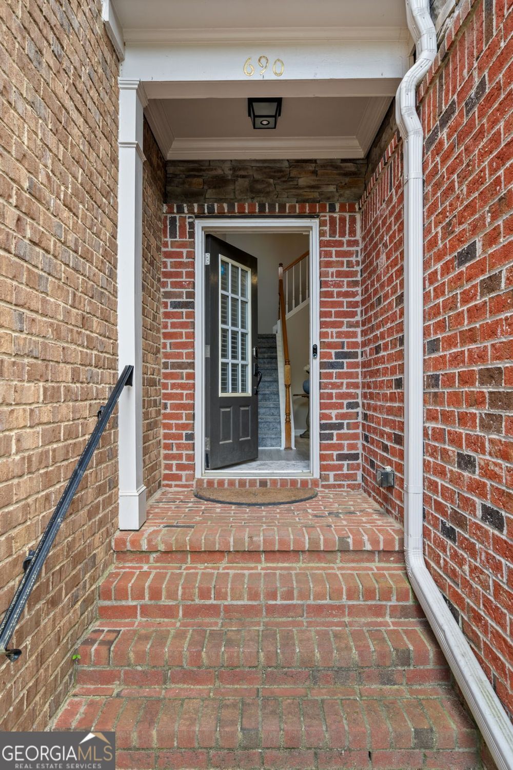 690 Cobblestone Creek LN