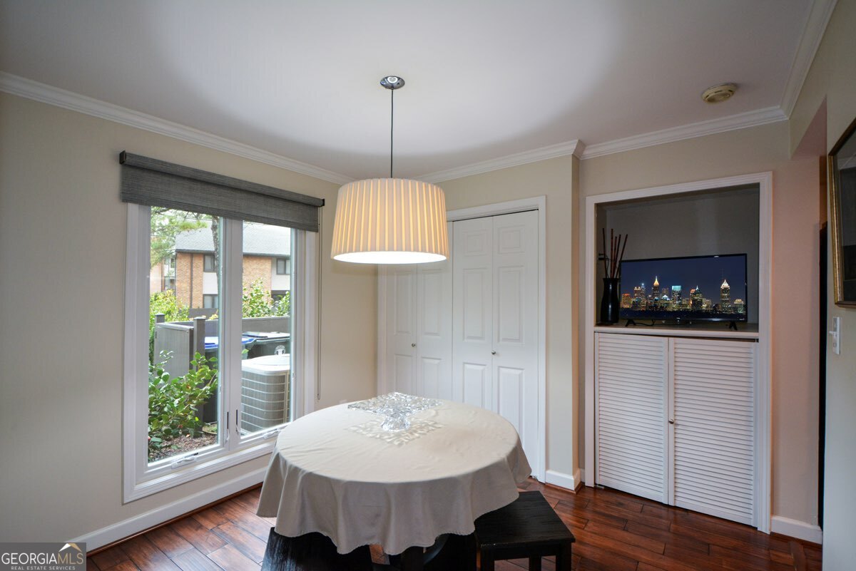 3259 Clairmont North NE