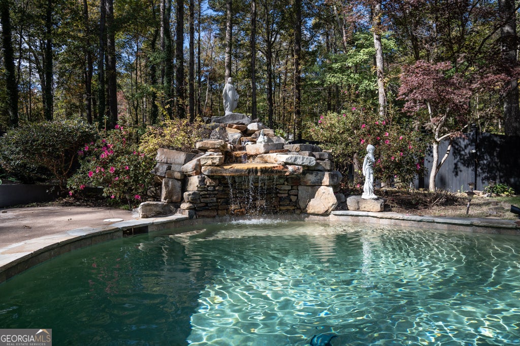 21 River Pine DR SW