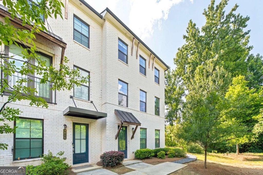 Photo of 3005 Poppy Lane, Roswell, GA 30076 (MLS # 10802770)