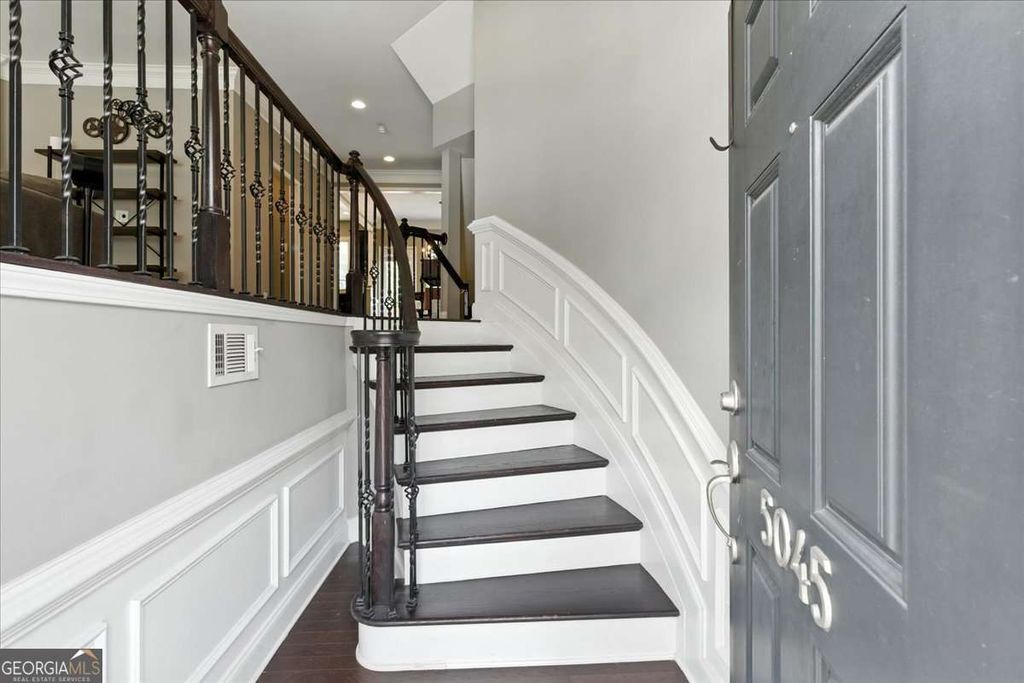 Photo of 5045 Ridgemont Walk SE #28, Atlanta, GA 30339 (MLS # 10654313)