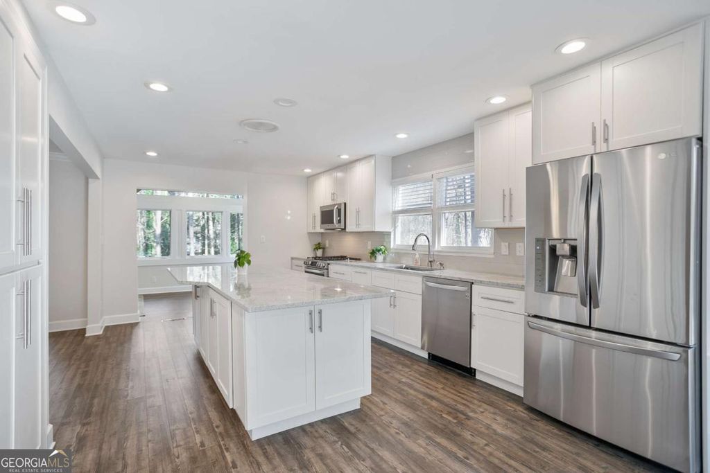 Photo of 734 Olde Towne Lane, Marietta, GA 30068 (MLS # 10756271)