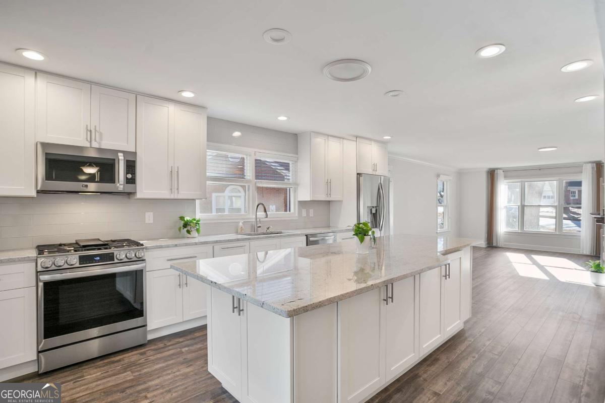 734 Olde Towne LN