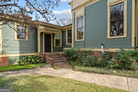 listing image 124
