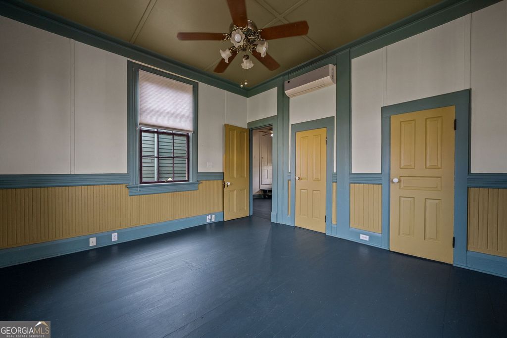 listing image 112