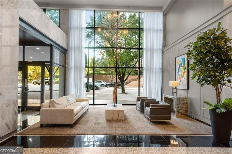 Windsor Over Peachtree - Residential