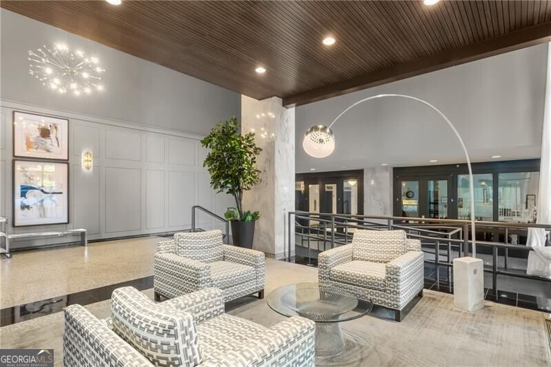 Windsor Over Peachtree - Residential