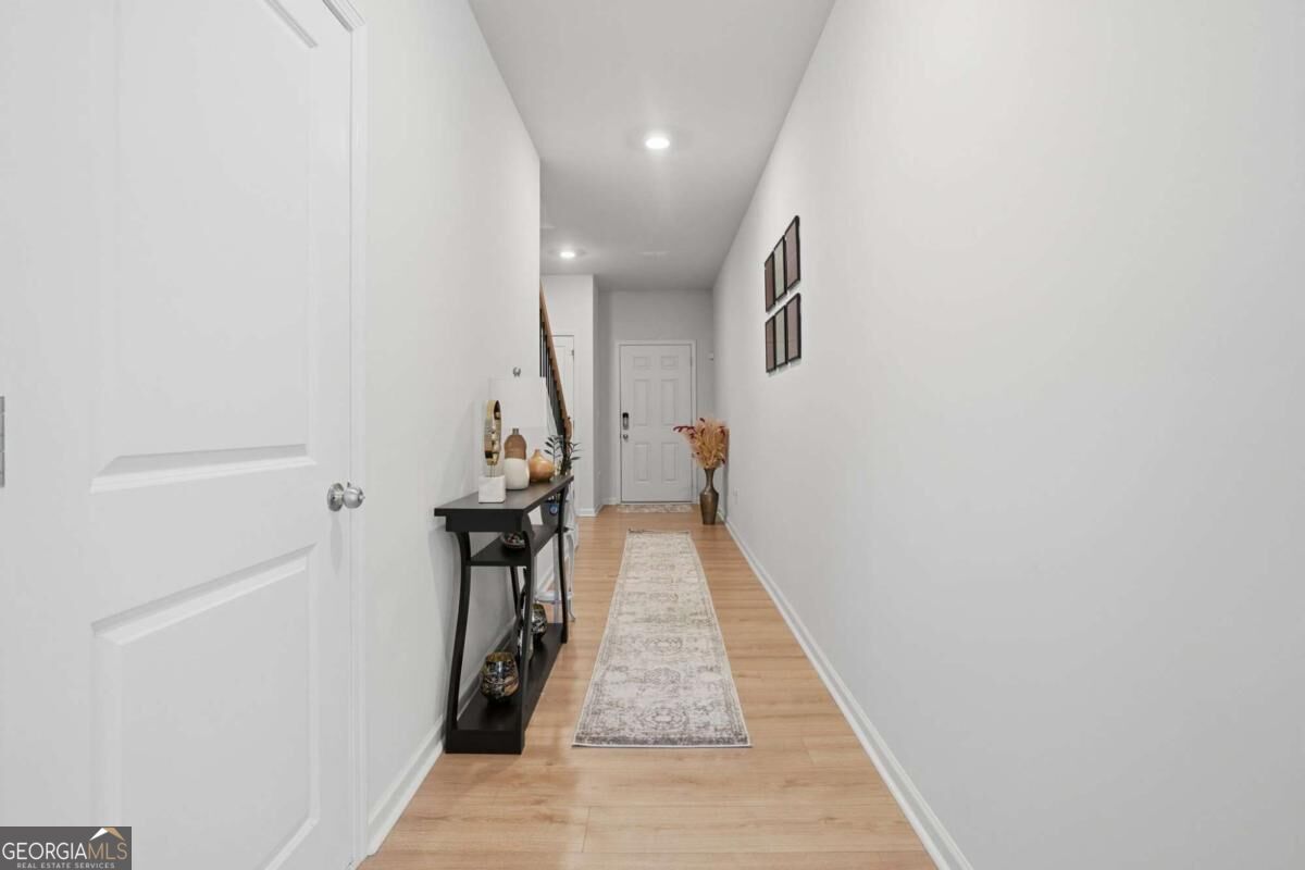 94 Summit Pointe CT
