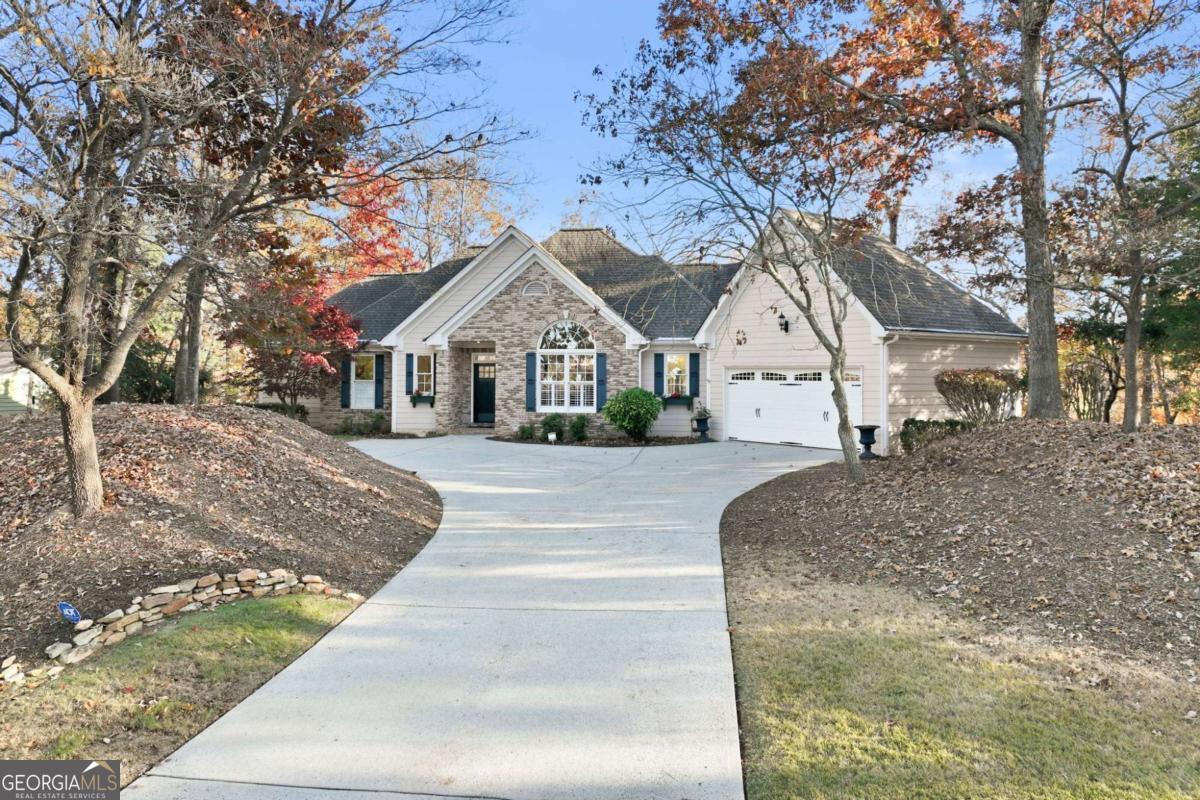 6435 BARBERRRY HILL DR