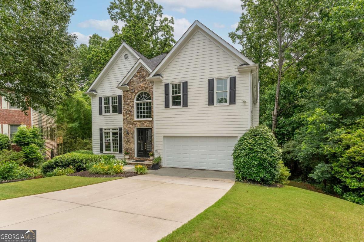 3801 Stonebriar LN