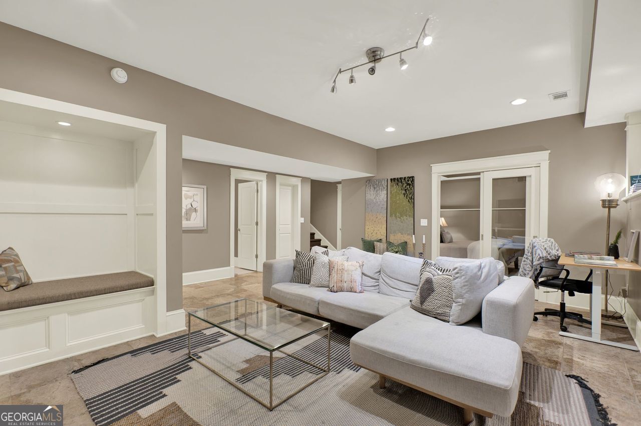 Winnona Park - Residential
