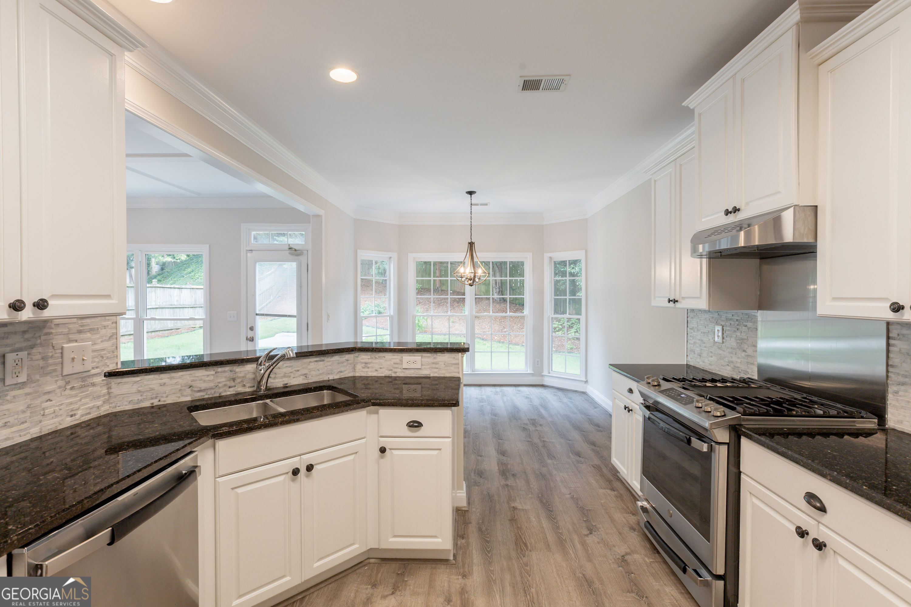 98 Coopers Glen DR SW