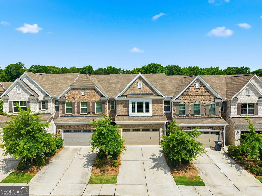 1162 Lanier Willow Path