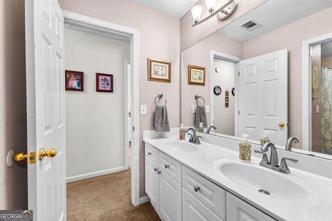 A home in Newnan