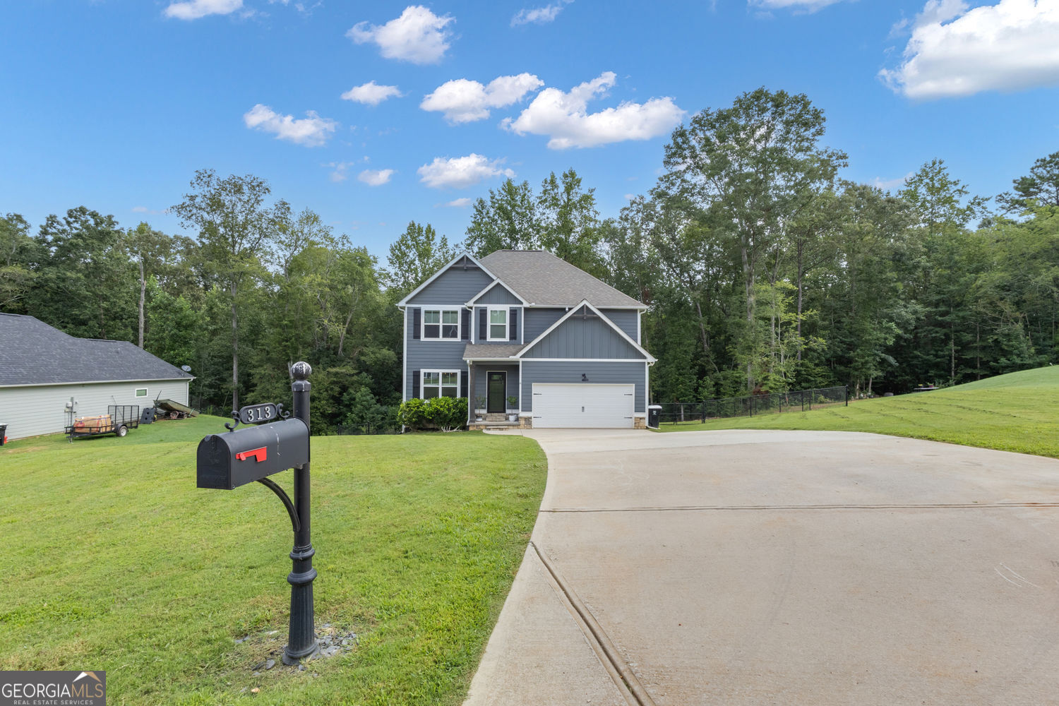 313 Lucy LN