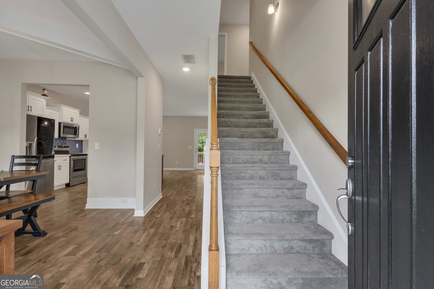 313 Lucy LN