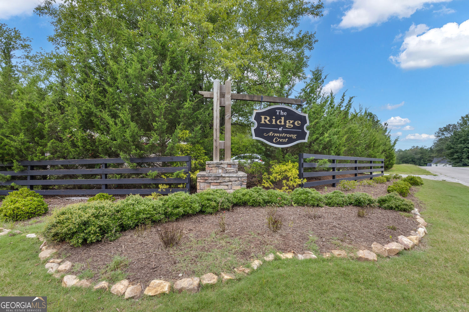 313 Lucy LN