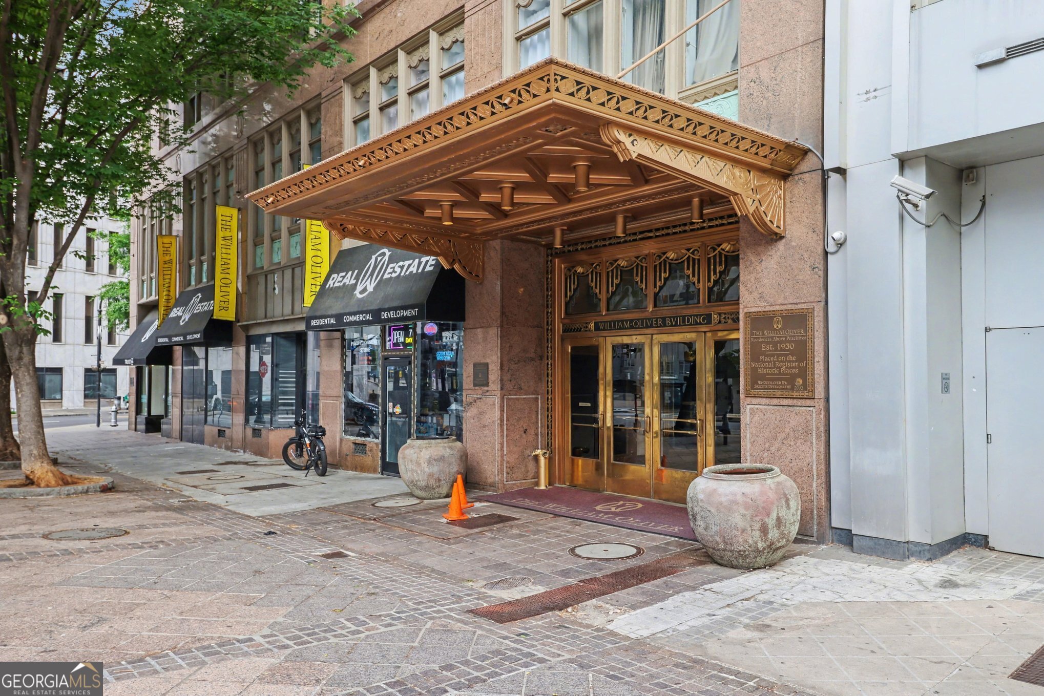 32 Peachtree ST NW 402