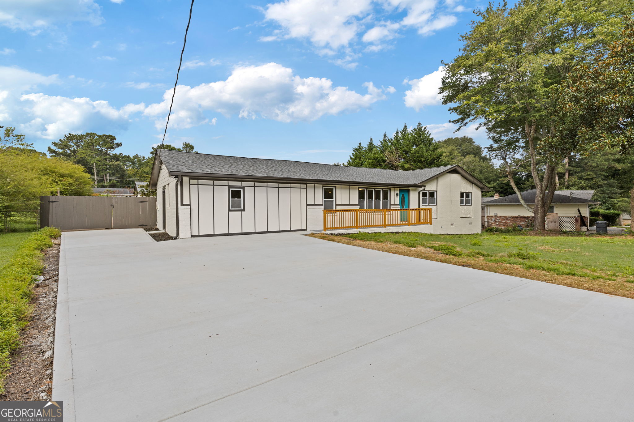 237 Sandra DR NW