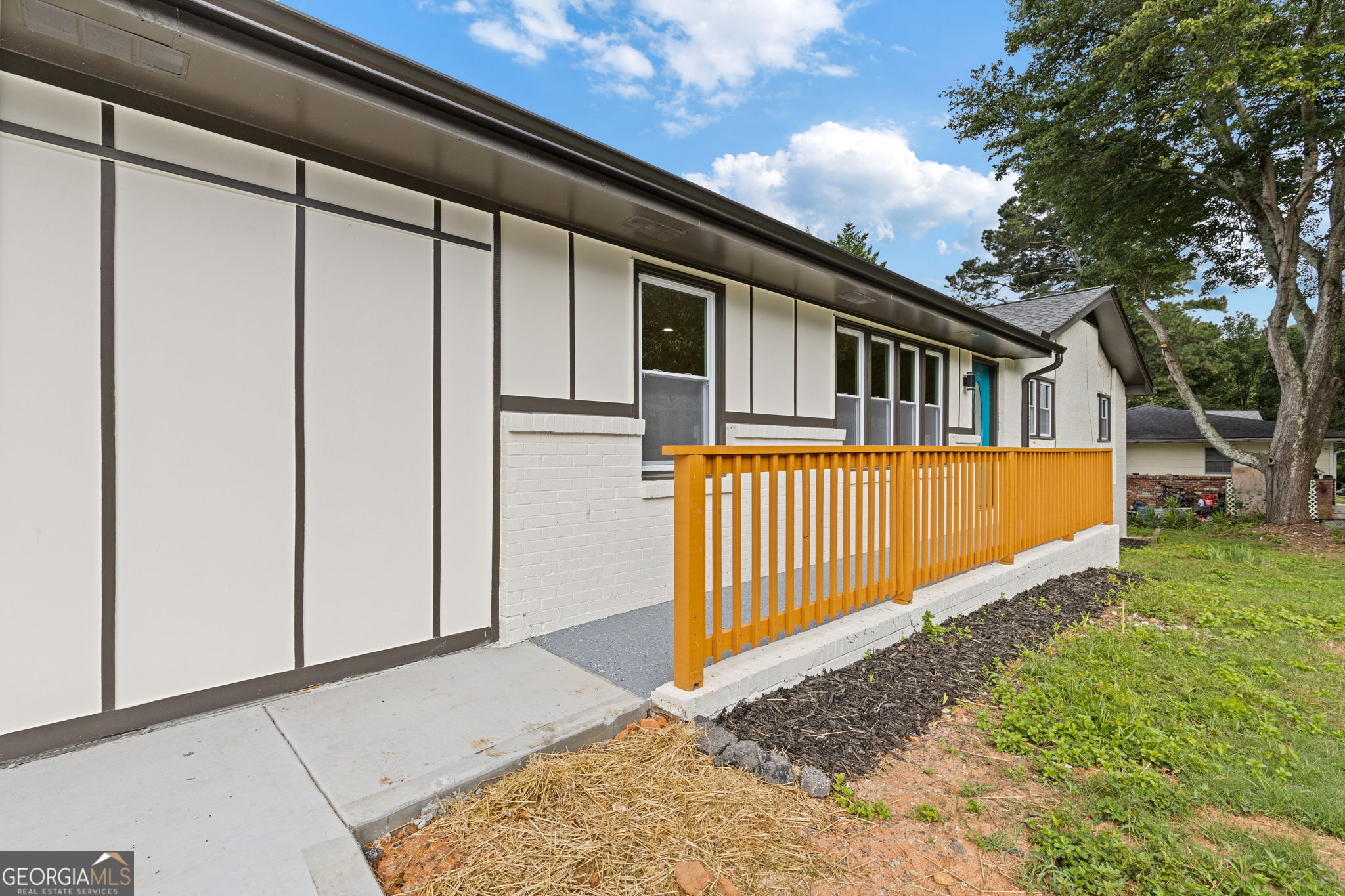 237 Sandra DR NW