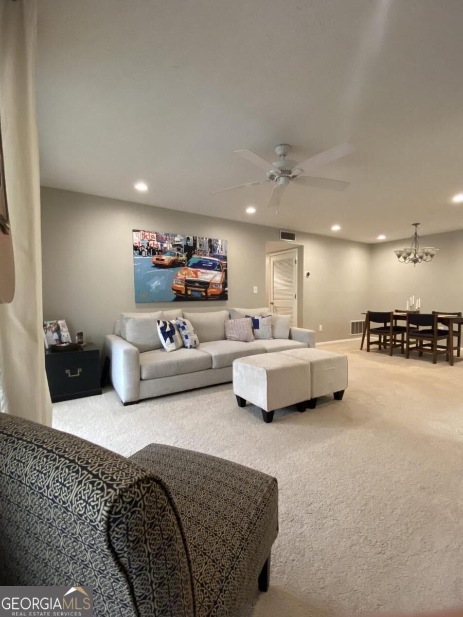 1313 Wynnes Ridge CIR SE