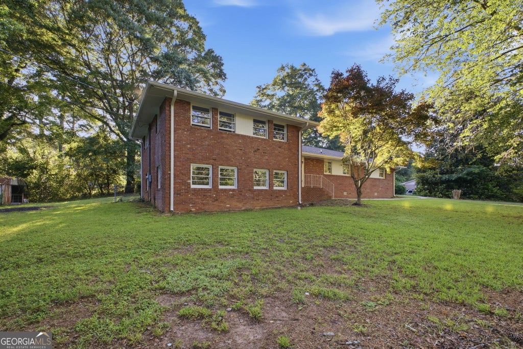 Photo of 180 E Greenwood Drive, Carrollton, GA 30117 (MLS # 10781616)