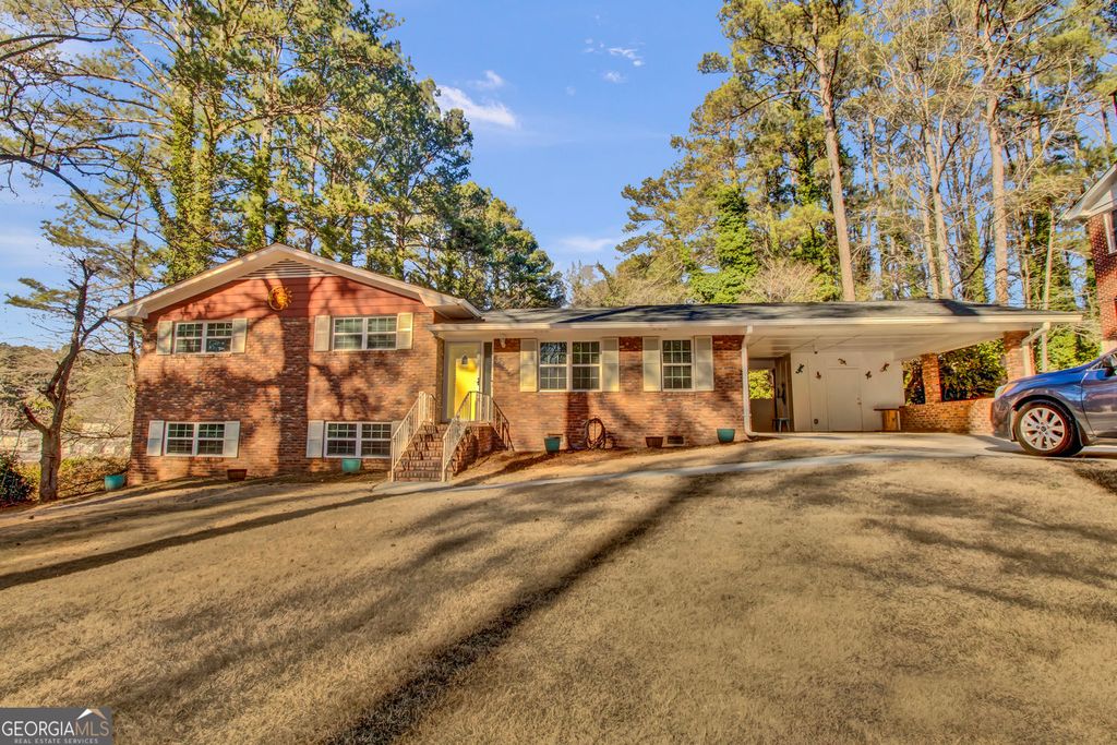 Photo of 3155 Hogan Road SW, Atlanta, GA 30331 (MLS # 10675695)