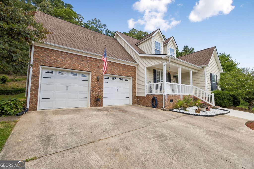 Photo of 2926 Vine Drive, Dalton, GA 30721 (MLS # 10811826)