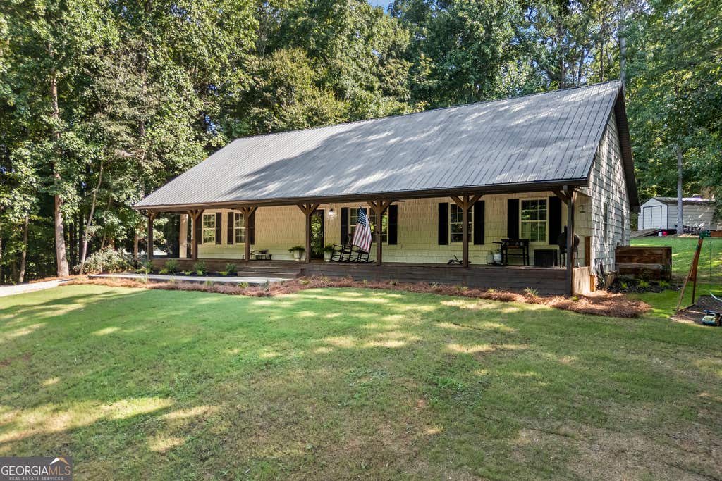 Photo of 540 James Maxwell Road, Commerce, GA 30529 (MLS # 10824727)