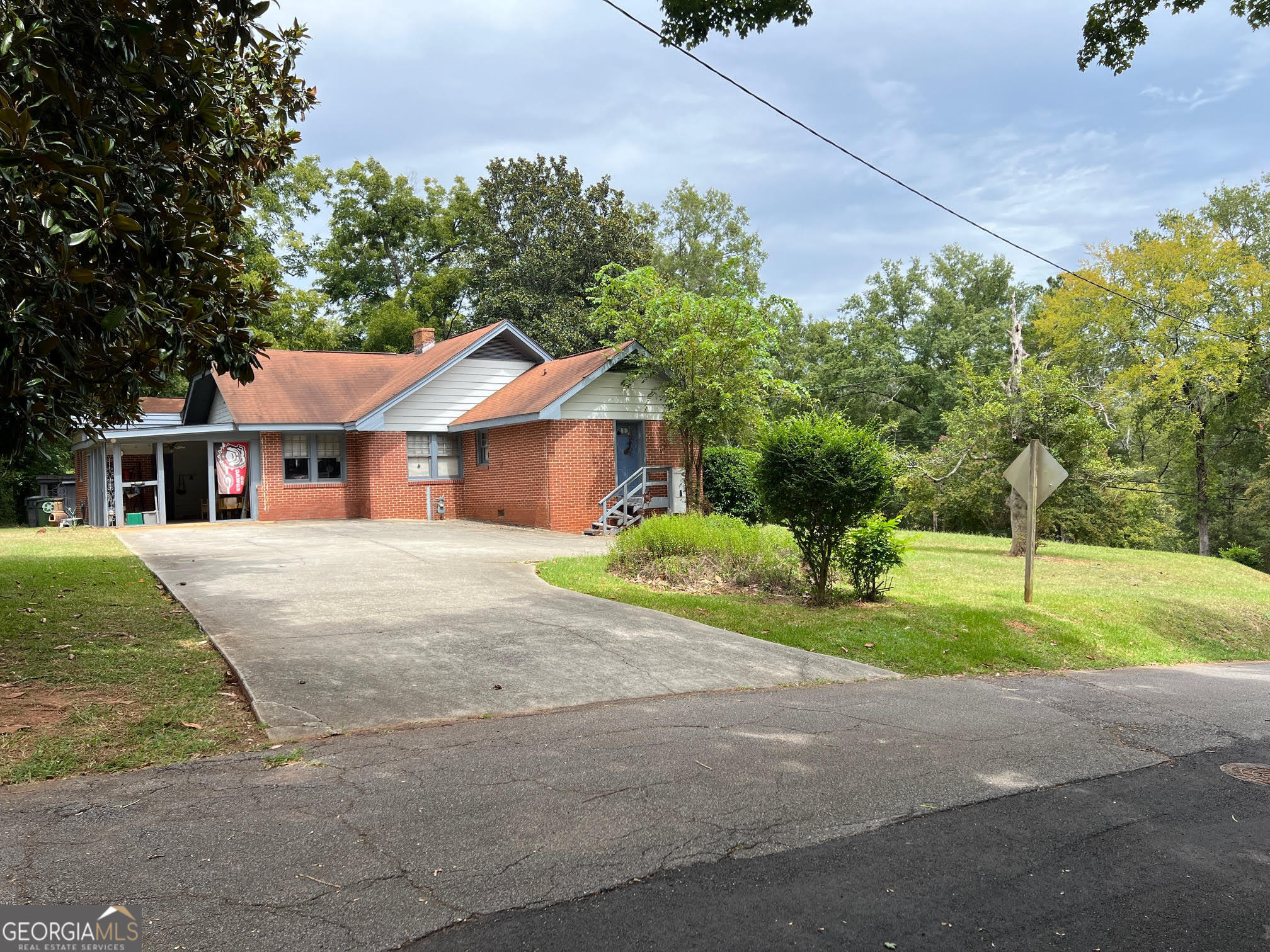 500 N Tattnall ST