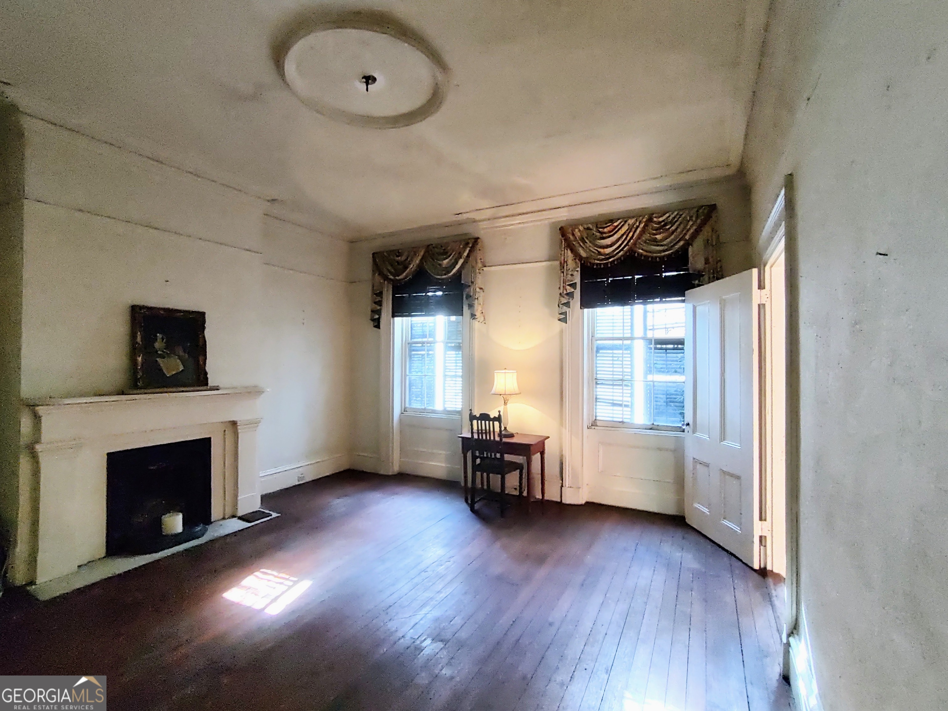 20 W Hull ST